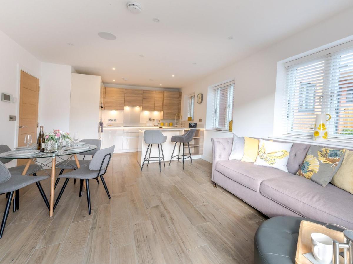 Pass The Keys Contemporary Apartment With Secure Parking Σριούσμπερι Εξωτερικό φωτογραφία