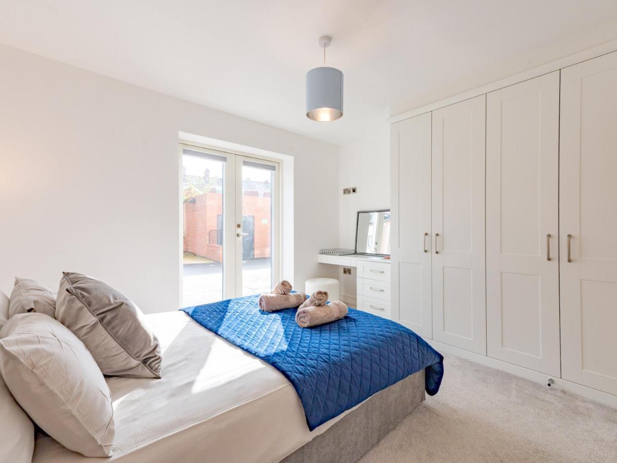 Pass The Keys Contemporary Apartment With Secure Parking Σριούσμπερι Εξωτερικό φωτογραφία