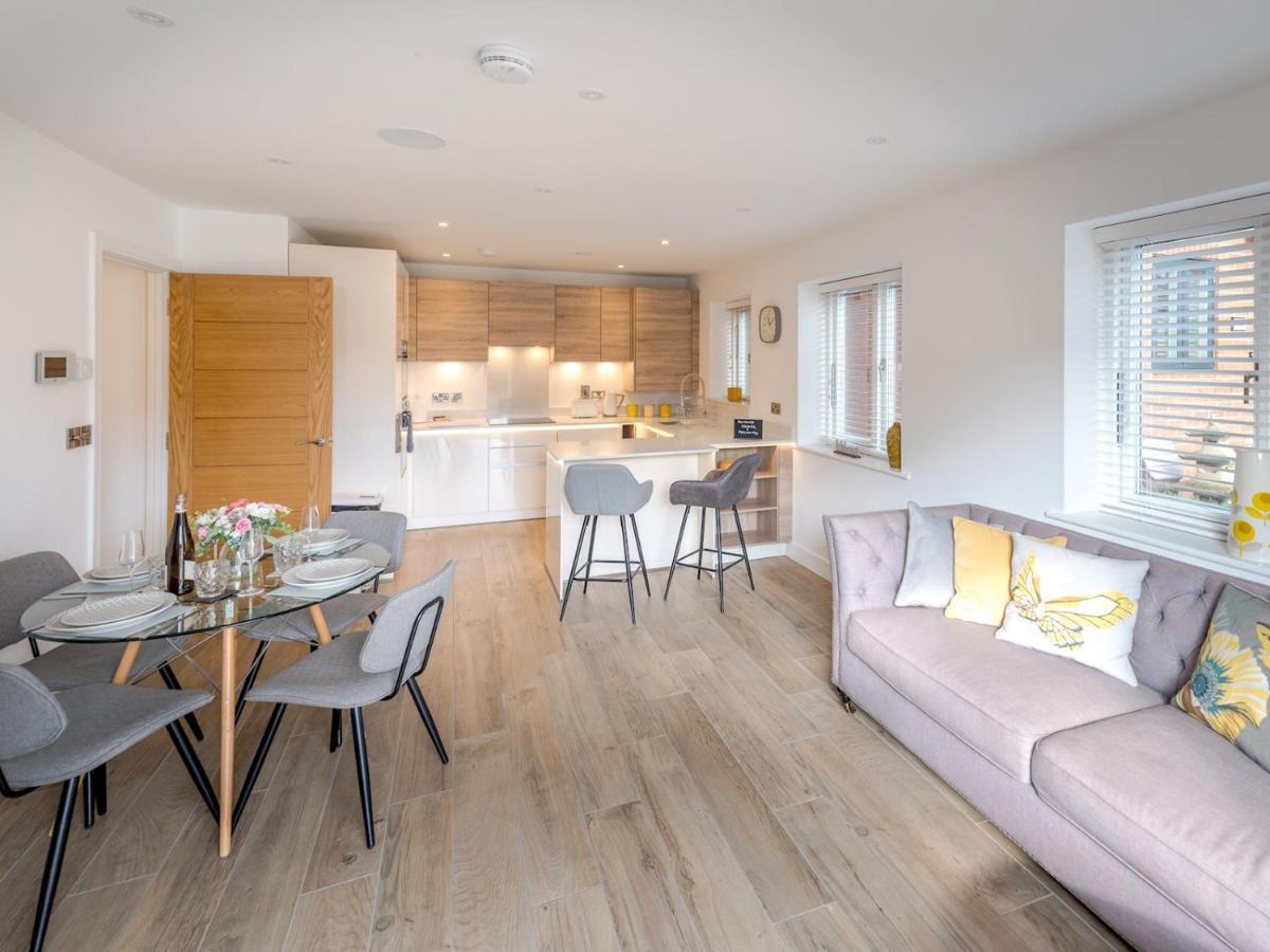 Pass The Keys Contemporary Apartment With Secure Parking Σριούσμπερι Εξωτερικό φωτογραφία