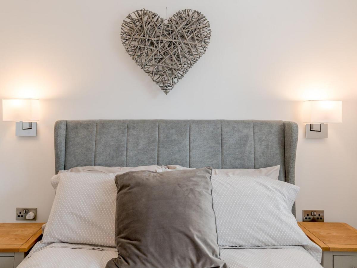 Pass The Keys Contemporary Apartment With Secure Parking Σριούσμπερι Εξωτερικό φωτογραφία